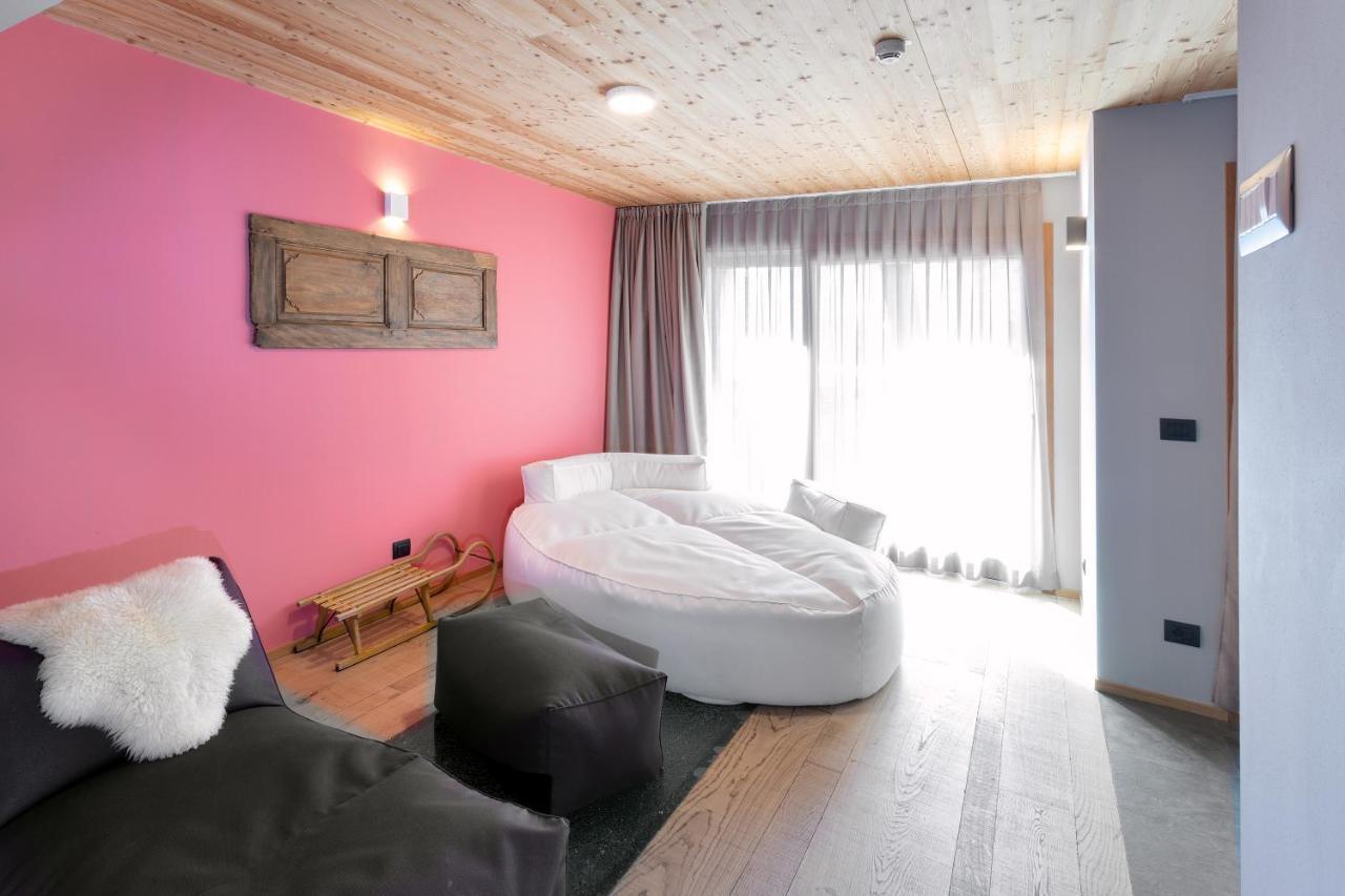 Aux Pieds Du Roi - Suite & Spa Breuil-Cervinia Exterior photo