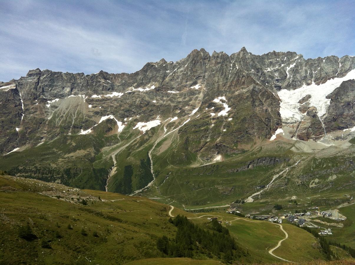 Aux Pieds Du Roi - Suite & Spa Breuil-Cervinia Exterior photo