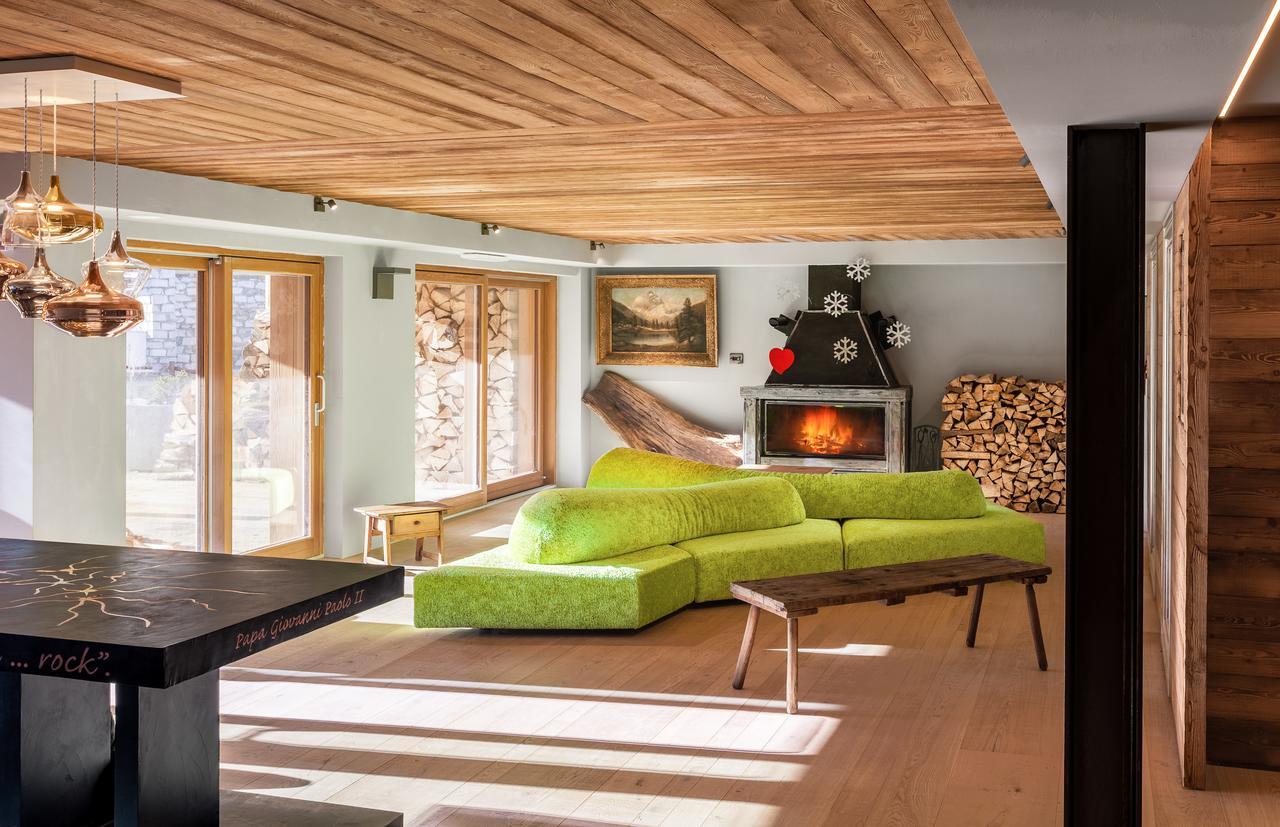 Aux Pieds Du Roi - Suite & Spa Breuil-Cervinia Exterior photo