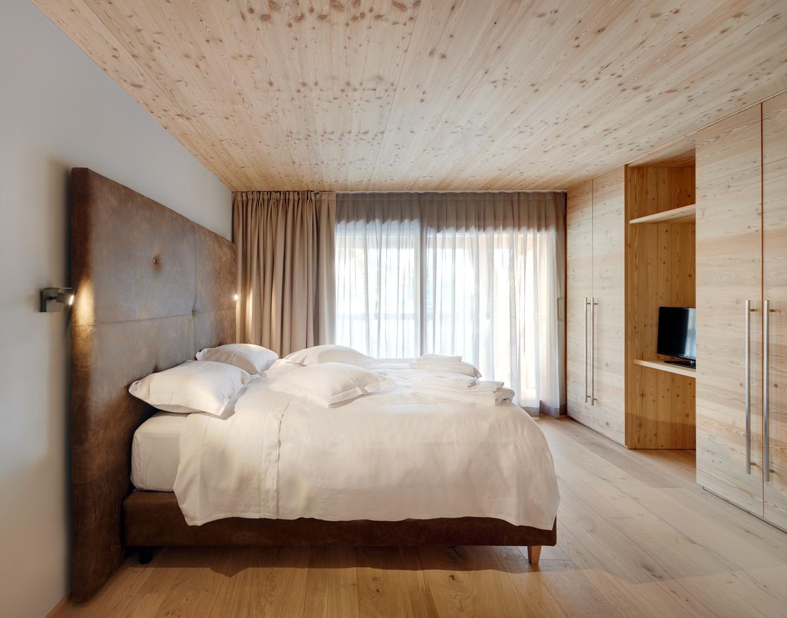 Aux Pieds Du Roi - Suite & Spa Breuil-Cervinia Exterior photo